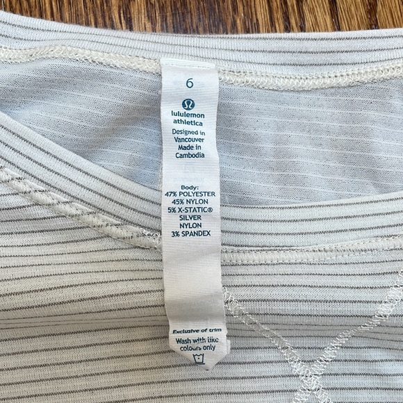 Lululemon Cream and Black Top - Picture 2 of 5